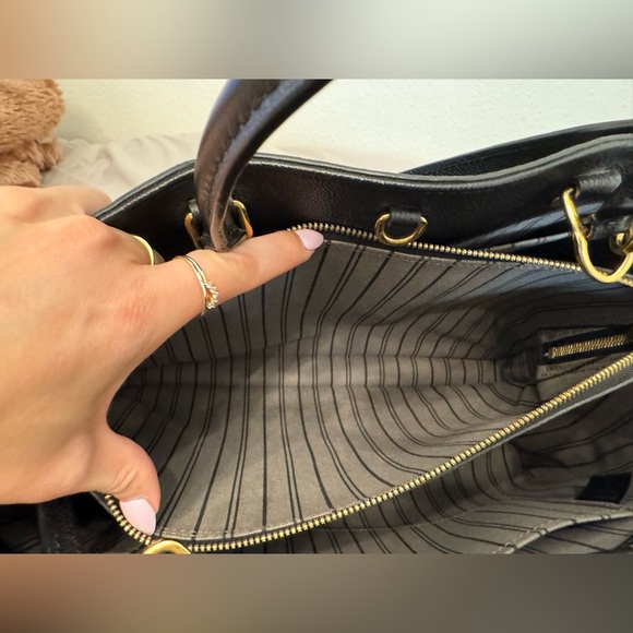 Louis Vuitton Montaigne Handbag Monogram Empreinte Leather GM - Picture 10 of 16